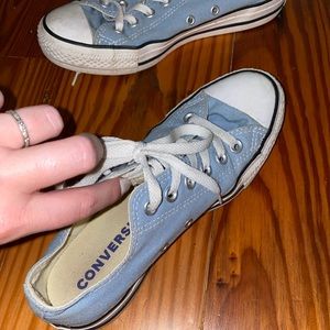 Converse blue
